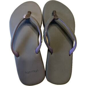 Hari Mari Womans Filp Flops Gray With Purple Trim Sz 7 Thong New